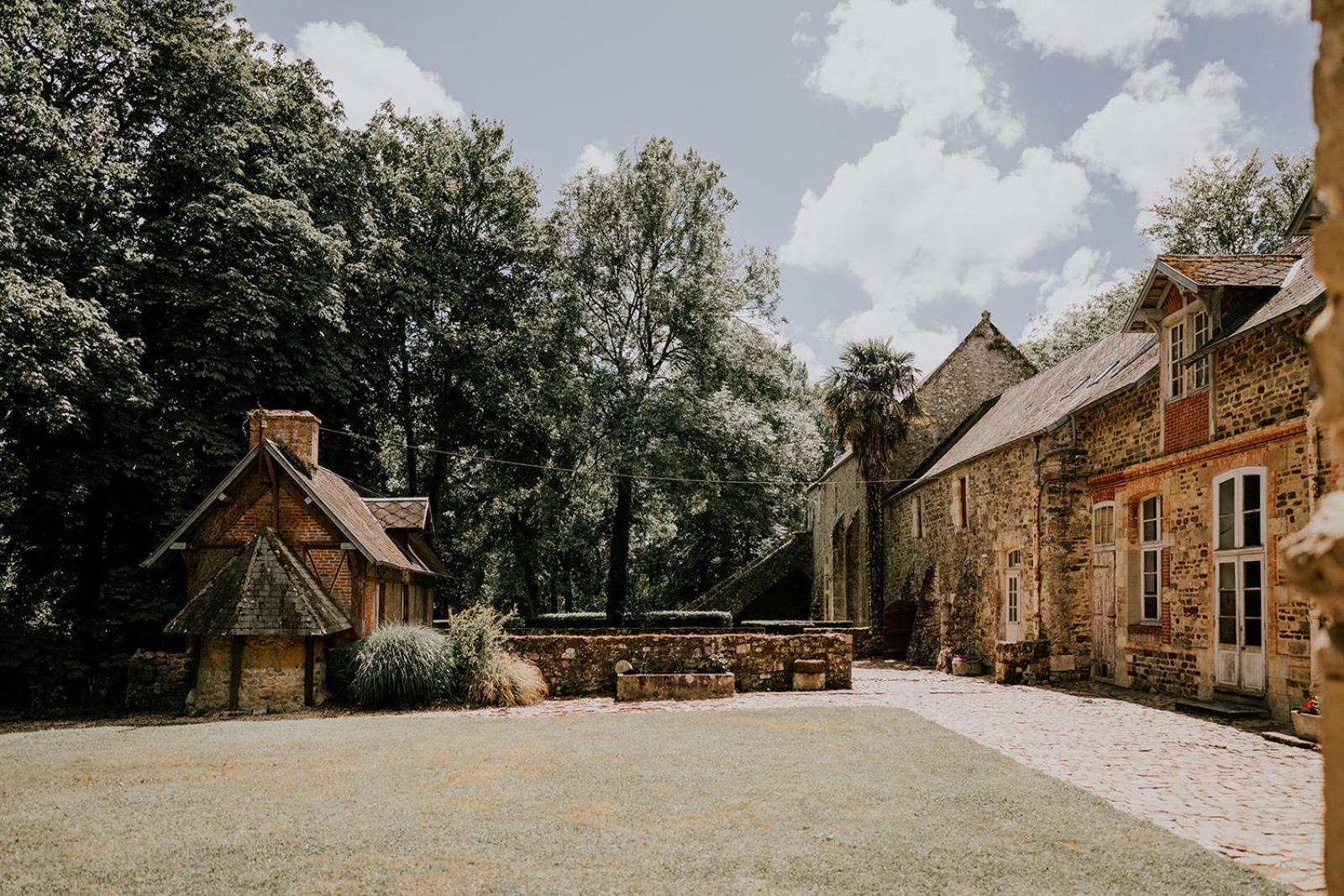 לינה וארוחת בוקר Neufmesnil Abbaye De Blanchelande מראה חיצוני תמונה