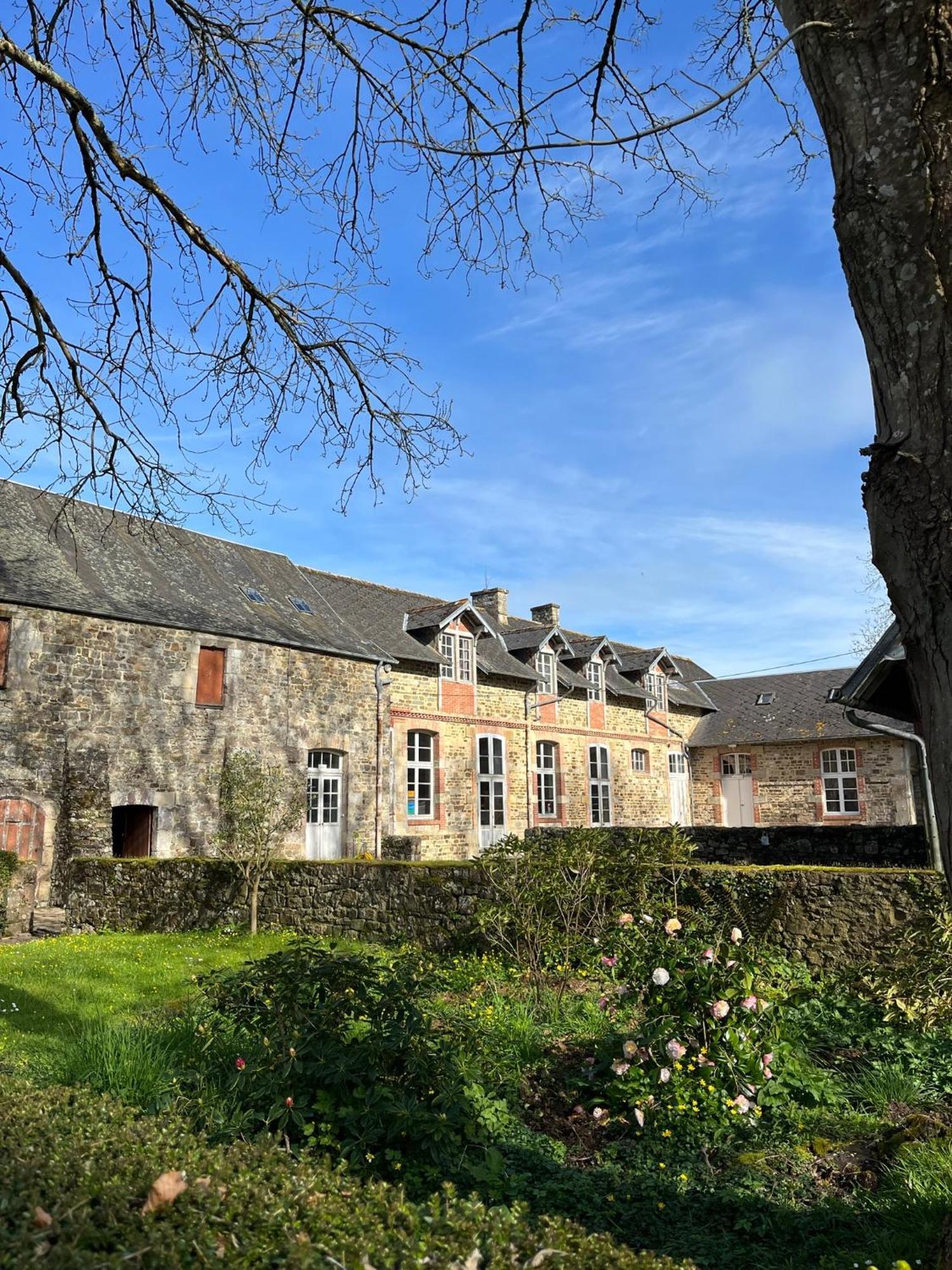 לינה וארוחת בוקר Neufmesnil Abbaye De Blanchelande מראה חיצוני תמונה
