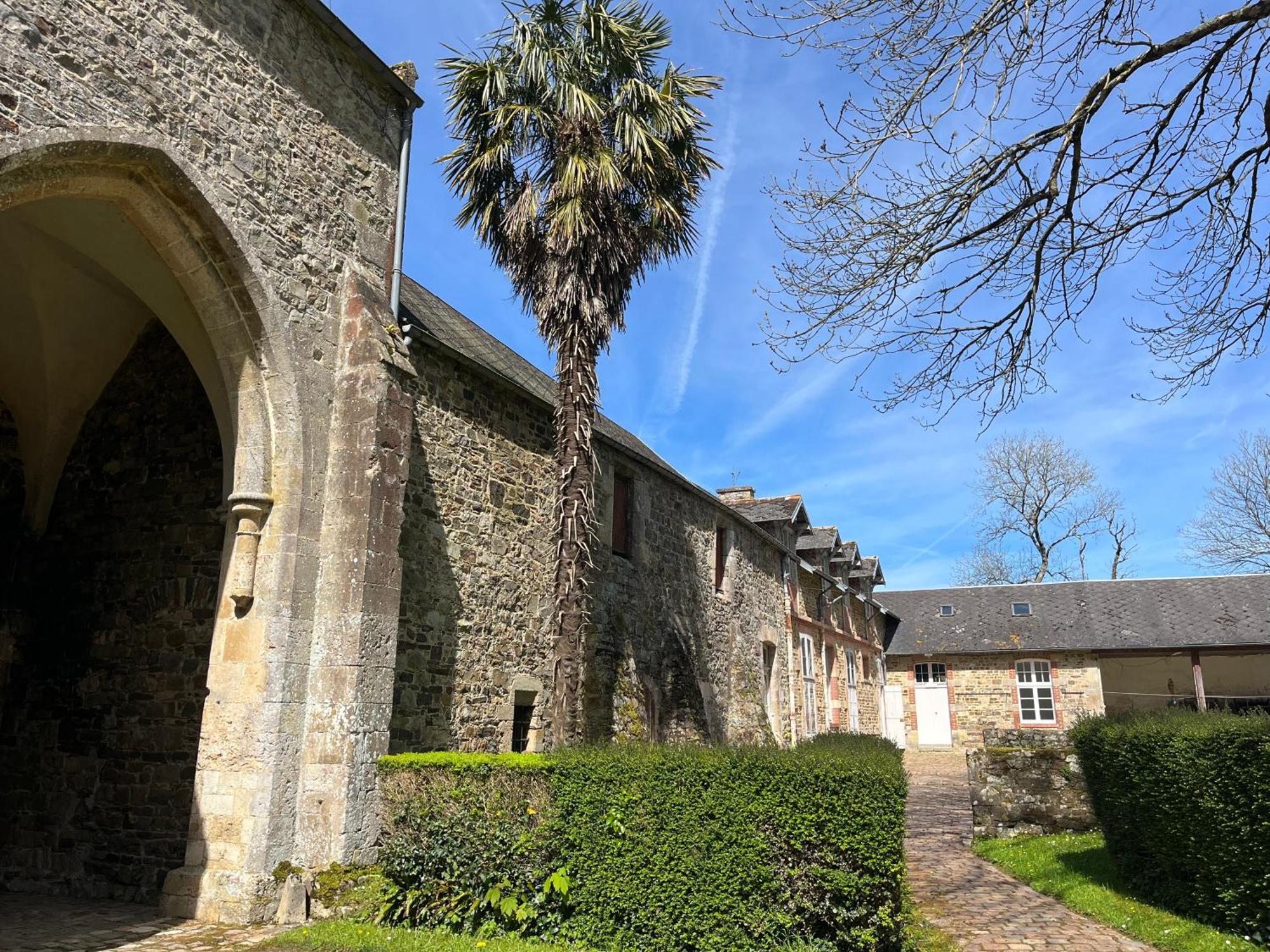 לינה וארוחת בוקר Neufmesnil Abbaye De Blanchelande מראה חיצוני תמונה