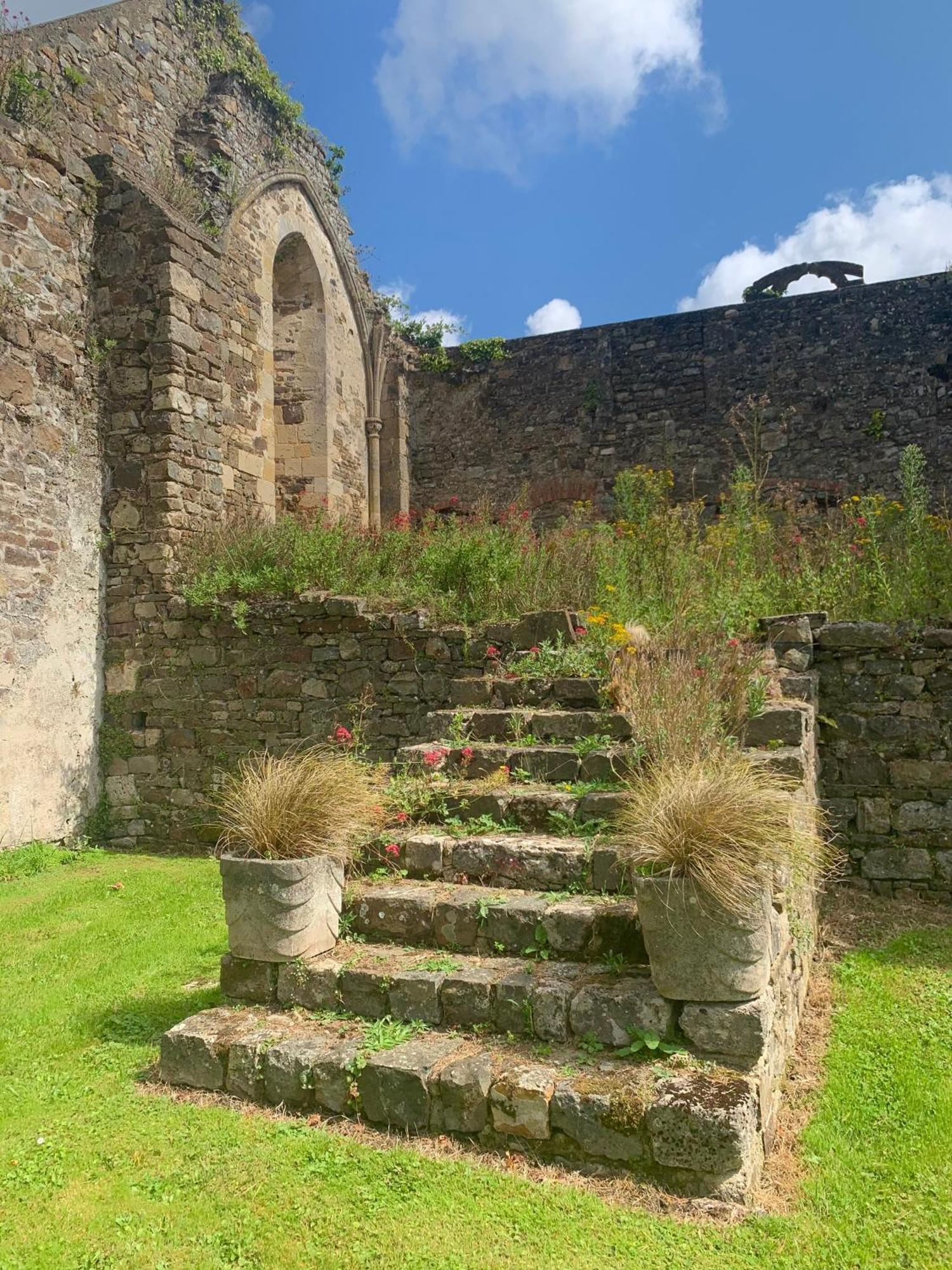 לינה וארוחת בוקר Neufmesnil Abbaye De Blanchelande מראה חיצוני תמונה